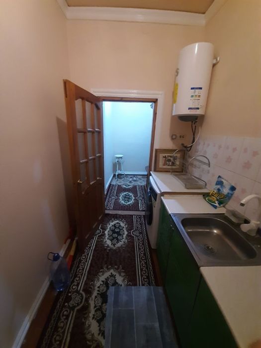 Uy sotiladi, yoki ijara ga beriladi. Saltanat kafe 3 kavat da. 2.xona.