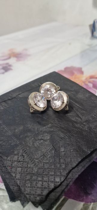 Продам комплект настоящее серебро.
