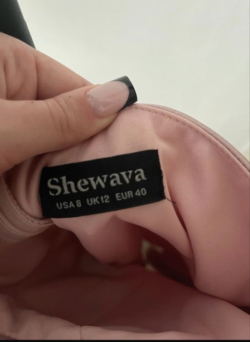 rochie eleganta , potrivita unui eveniment