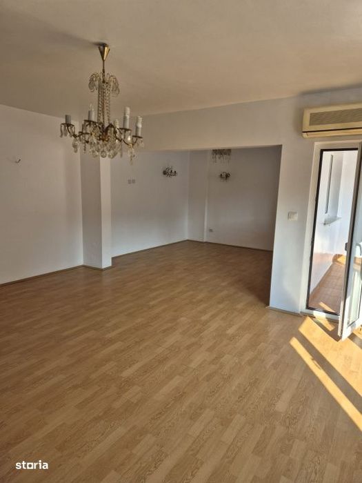Apartament-de vanzare-4 camere-decomandat-zona Lujerului