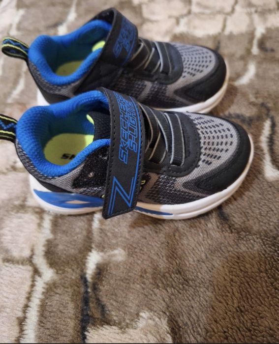 Adidasi Skechers marimea 21