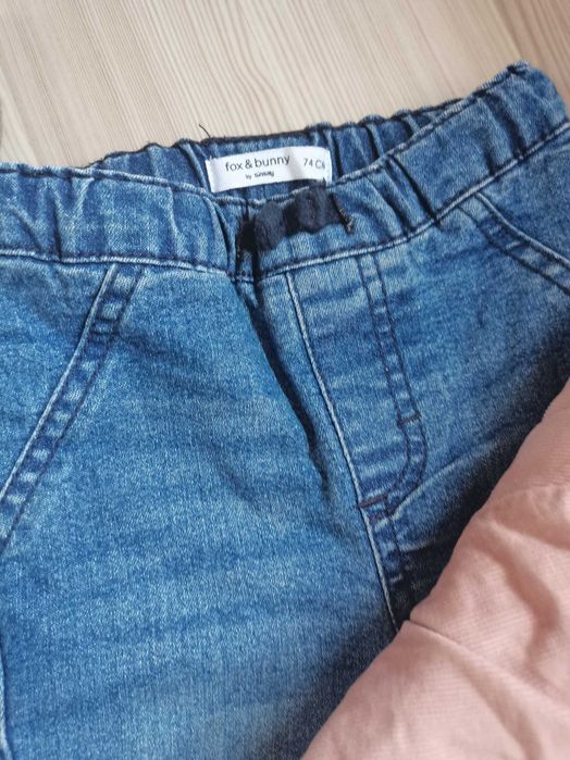 Set hainute+căciuli 6-9 luni