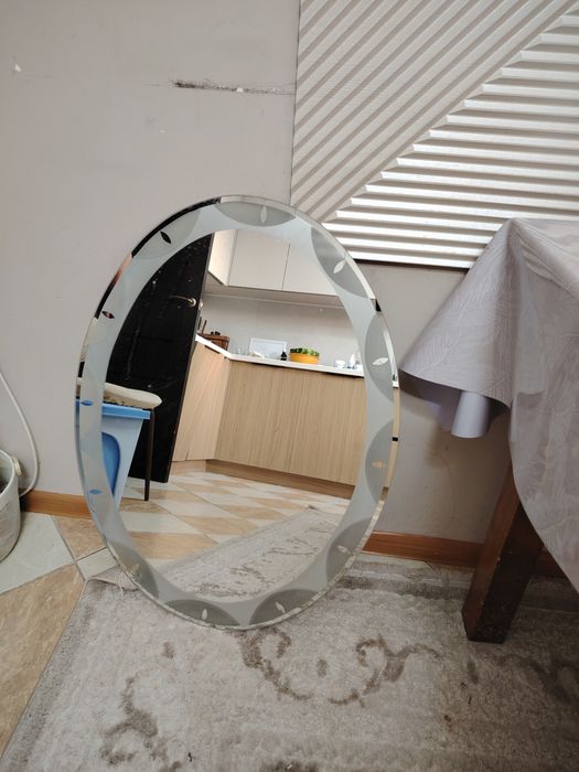 Продам зеркало настенное