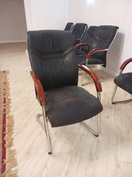 Продам офисные стулья для посетителей