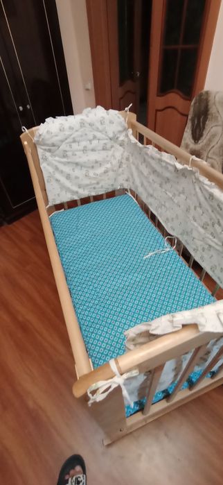 Детская кроватка