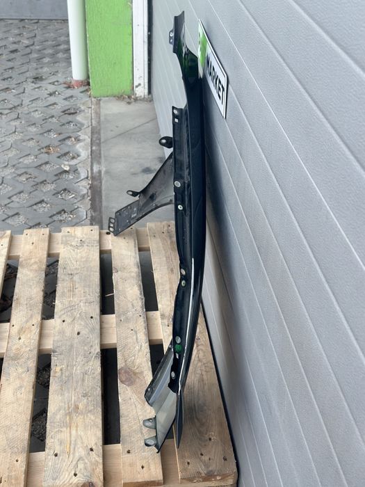 Ляв калник AUDI Q7 4M