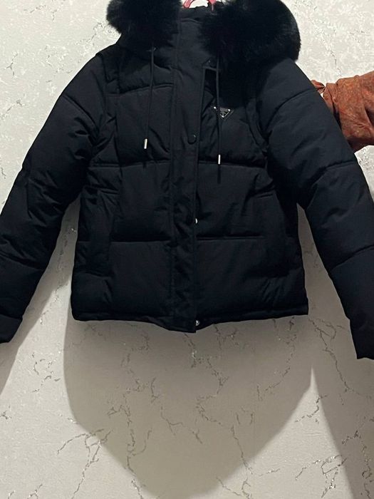 Qora sifatli kurtka sifati a'lo darajada idyalniy