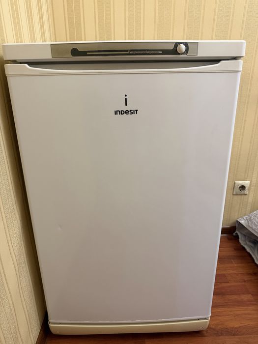 Морозильная камера Indesit