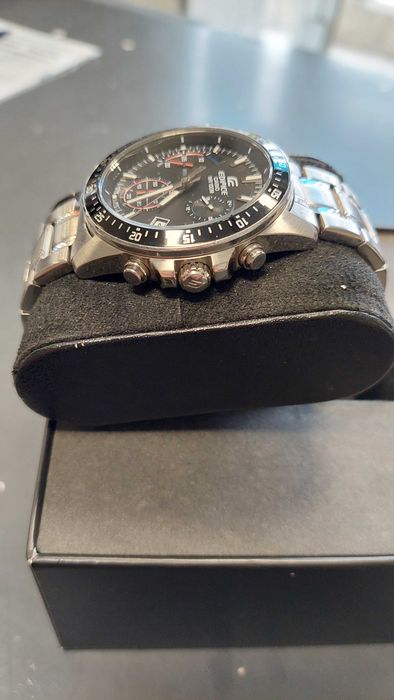 Часовник Casio Edifice EFV-540DY