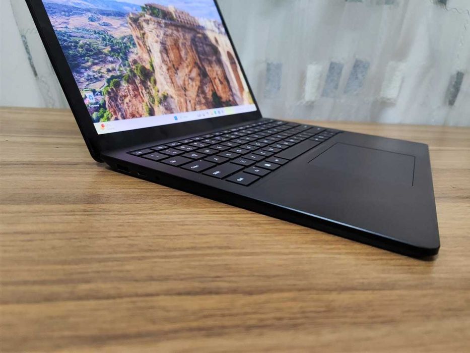 Microsoft Surface Laptop 5