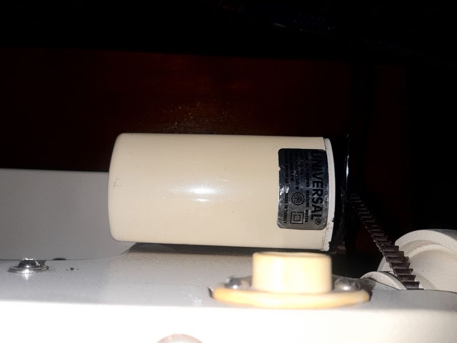 Швейная машинка Чайка 142