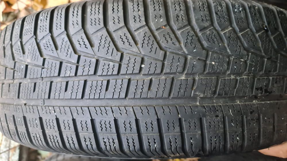 215 65 17 Hankook 4 anvelope iarna