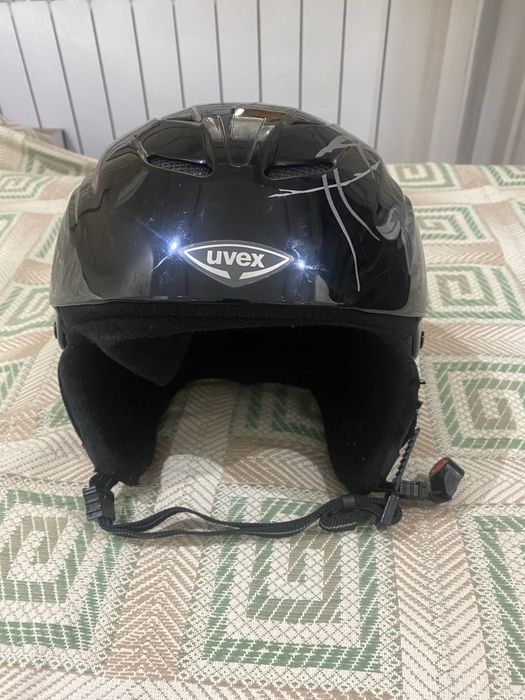 Продается горнолыжный шлем Uvex