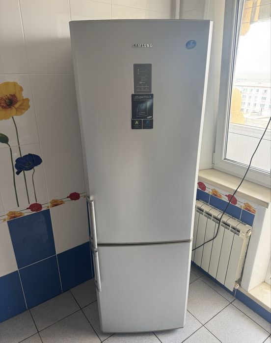 Продам холодильник Samsung