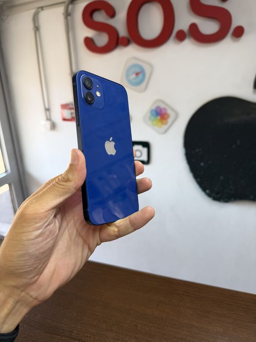 Vand Iphone 12 blue