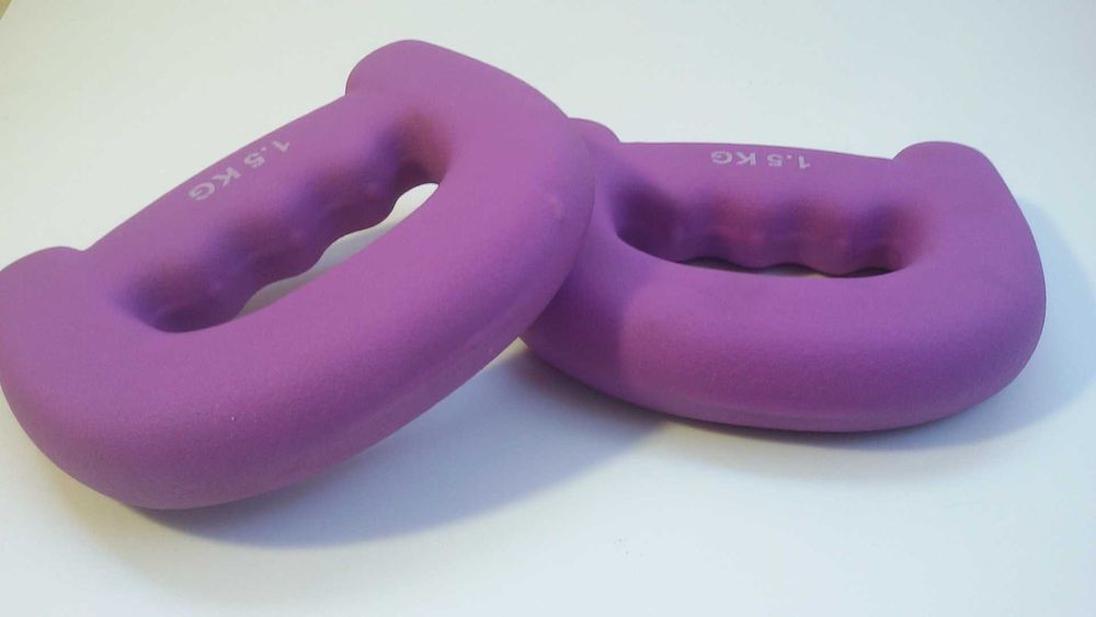 2 тежести/гирички по 1.5 kg, розови