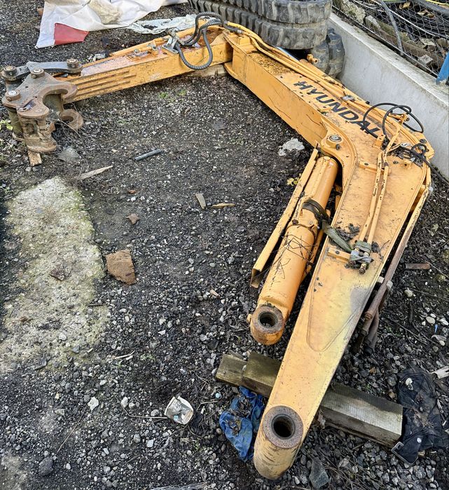 Dezmembrez utilaj Hyundai 5 Tone/ brat Hyundai