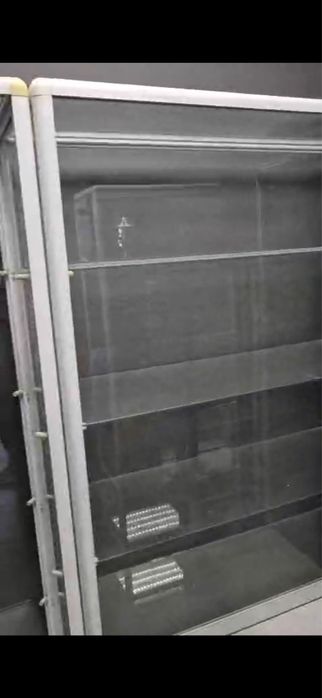 Продам виртрину стелаж белая