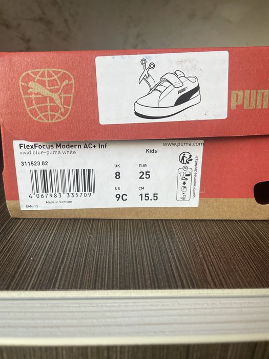 Nike ,Puma doua perechi