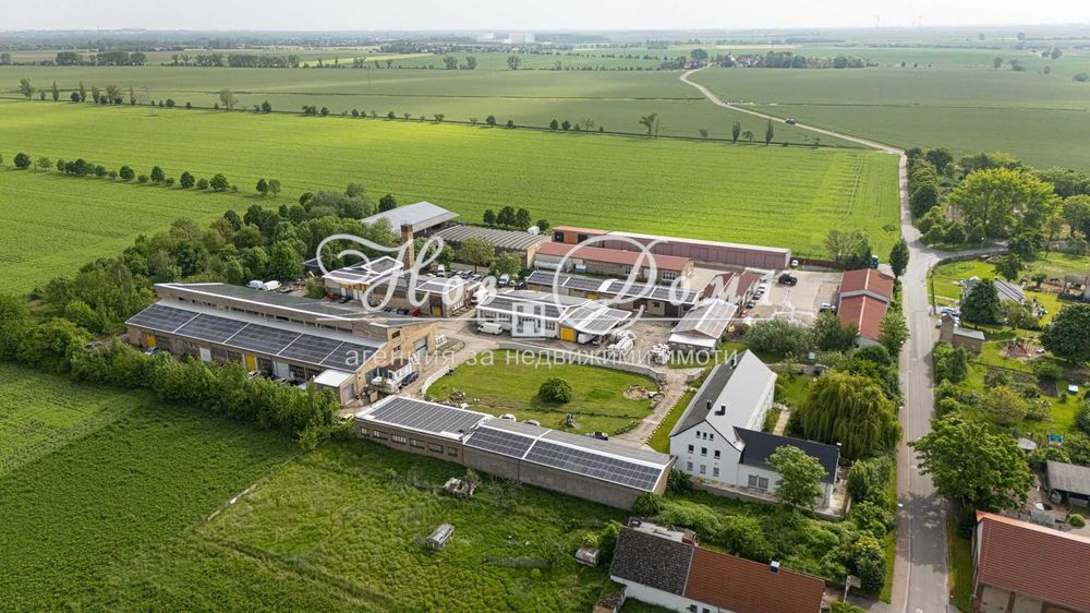 Продава се Промишлена сграда в Варна, Младост 1 - 21000 кв.м за 200 €/кв.м - Снимка #13