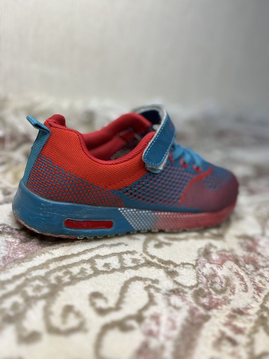 Кроссовки для девочек размер 34