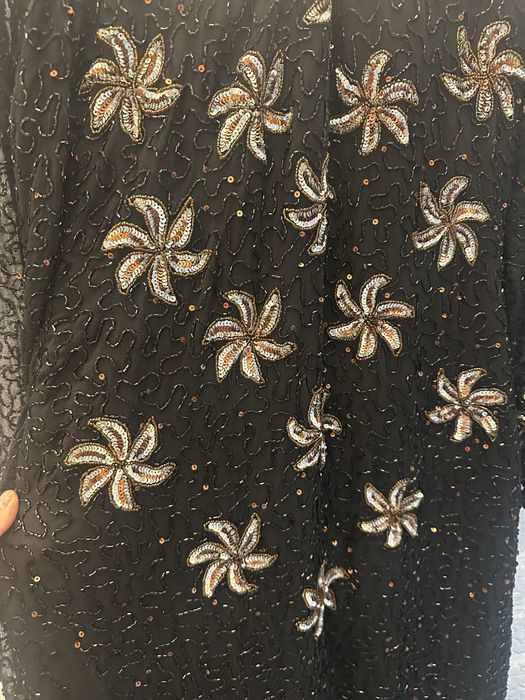 Продам вечернее платье, вышито бисером