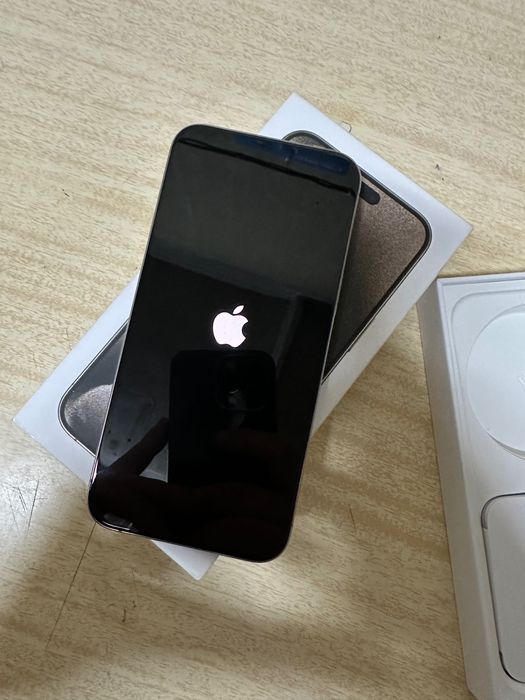 Apple iPhone 15 pro max Titanium