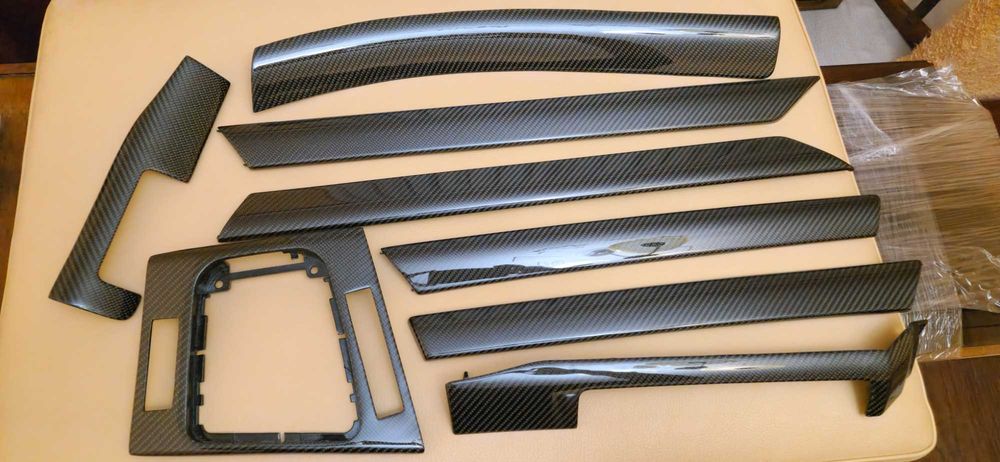 Продавам рамка с карбонова лайсна/капаче за радио на БМВ е39