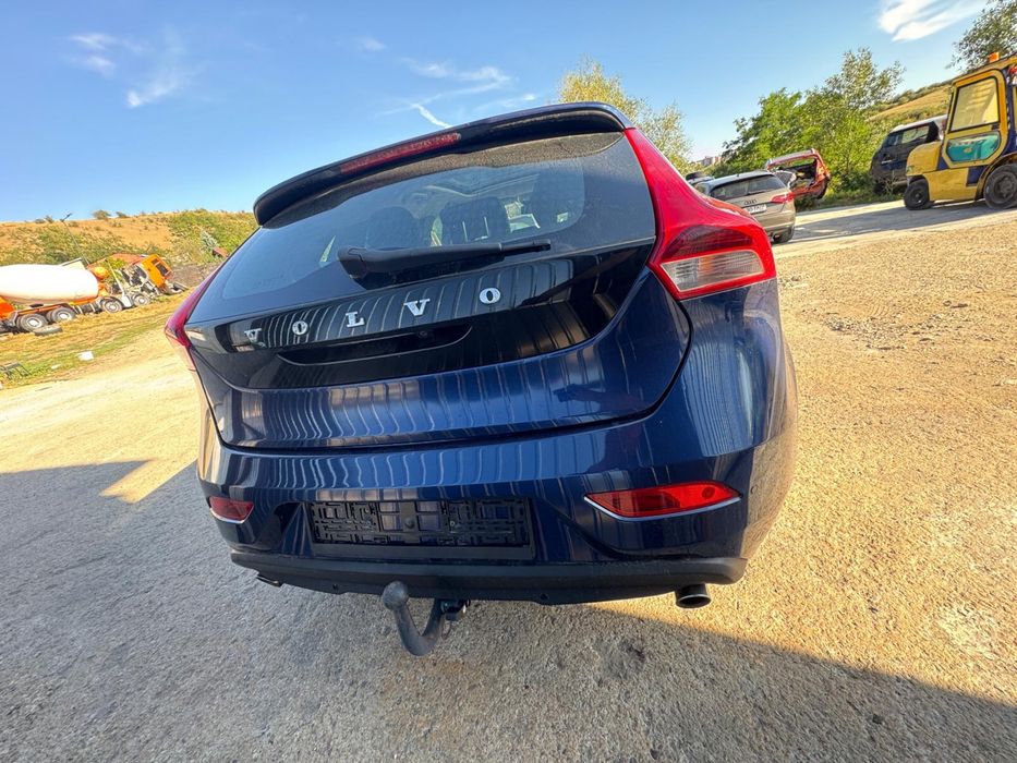 Dezmembrez Volvo V40 orice piesa dispnibila