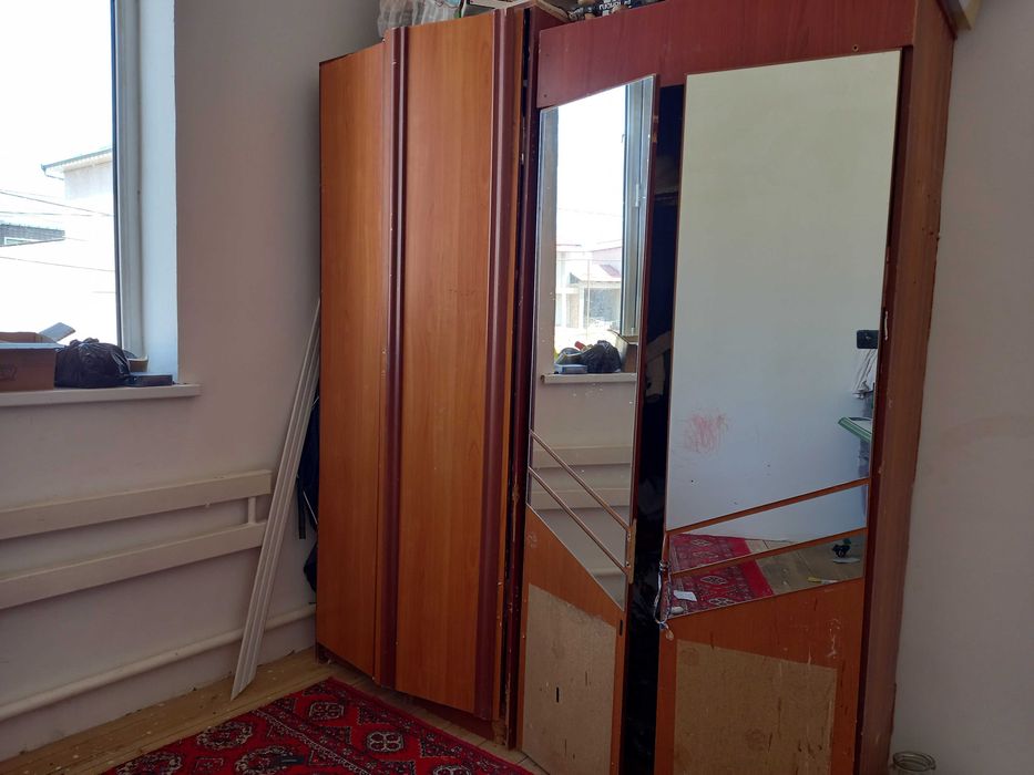 Шкаф сатылады еки капылы еки шкааф