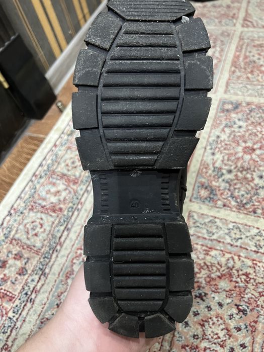 Продам зимние ботинки