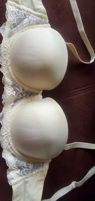 Calvin klein  сутиени от 70В до 80В