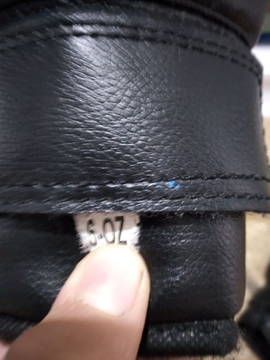 Продам боксорски перчатки