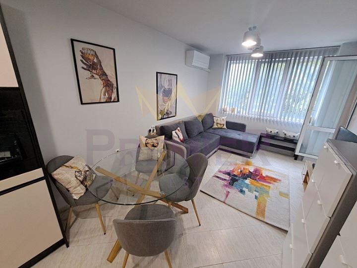 Дава се под наем Двустаен апартамент в Варна, Левски - 67 кв.м за 562 € - Снимка #3