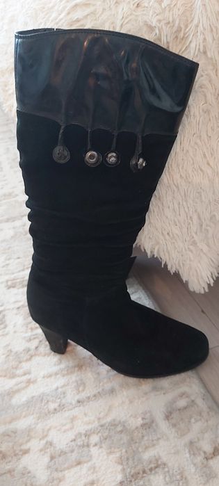 Замшевые женские сапоги