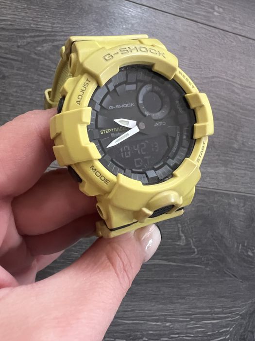 Часовник Casio G- SHOCK GBA 800 жълт-170 лв
