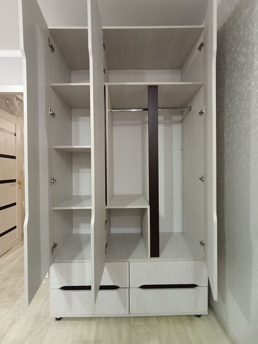 Шкаф 3х створчатый