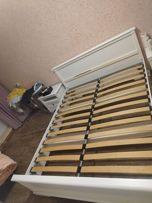 Продам 2 спальную кровать 160*200