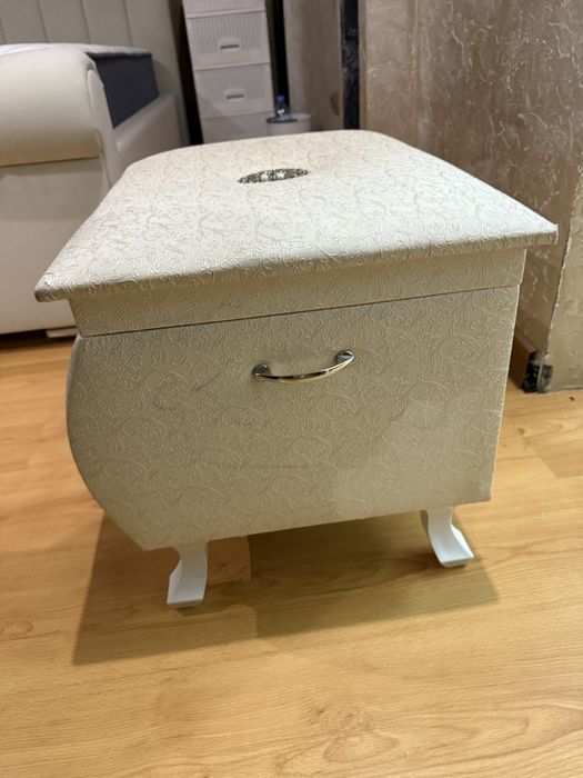 Продам сундук белый