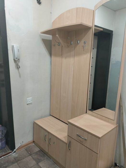 Продам вместительную прихожую