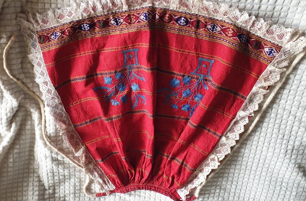 Автентична престилка от Хърцойска носия