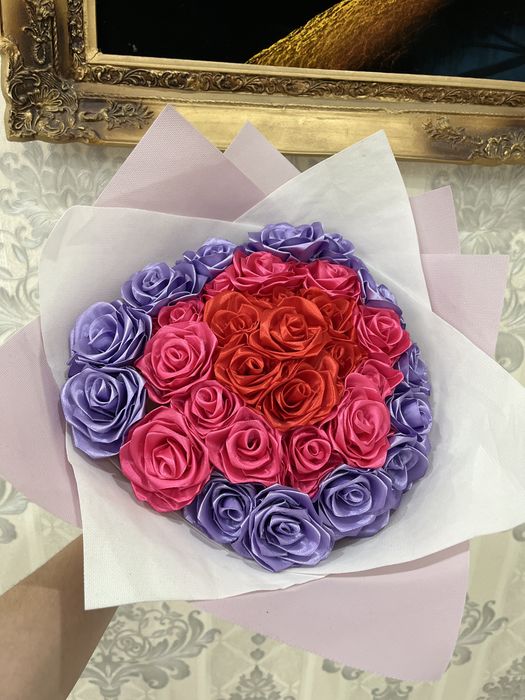 Букет из атласных роз(32шт)