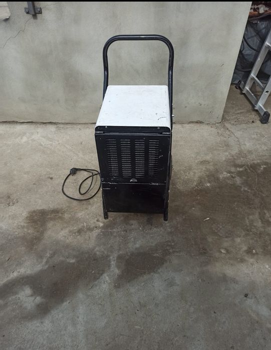 Dezumidificator industrial citeste anuntul