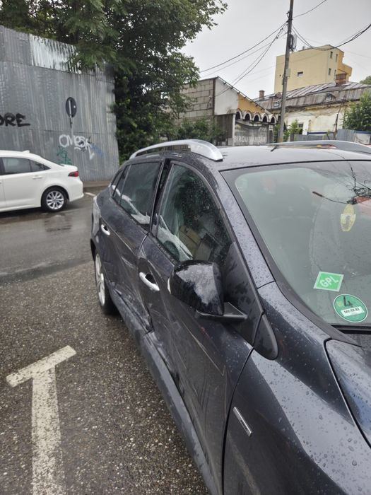 Vând megane 3 2011, 1.4 tce cu gpl, avariat