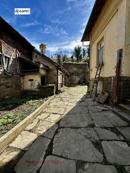 Къща в Ловеч, област-с.Дълбок дол площ 72 цена 32211