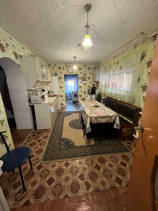 Продам  4х комнатный дом в городе недорого