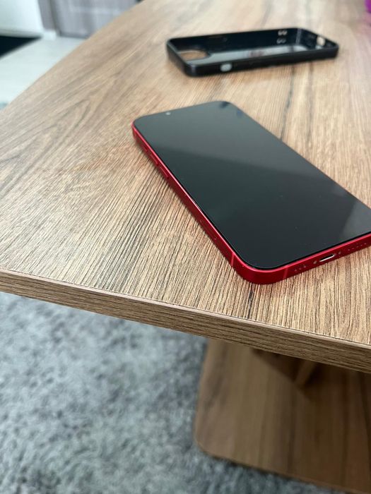 Vând iphone 13 într-o stare foarte bună