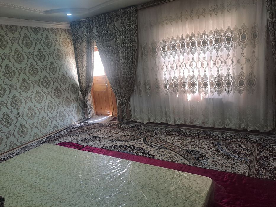 Uy sharoitlari bor 6.94sotix balnitsa yaqin GAI yonida bozorga yaqin