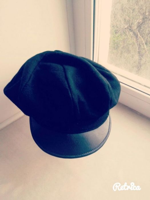 Продаю береты, новые.