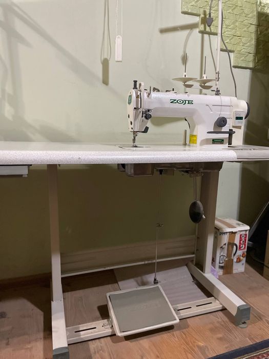 ZOJE tikuv mashinasi sotiladi